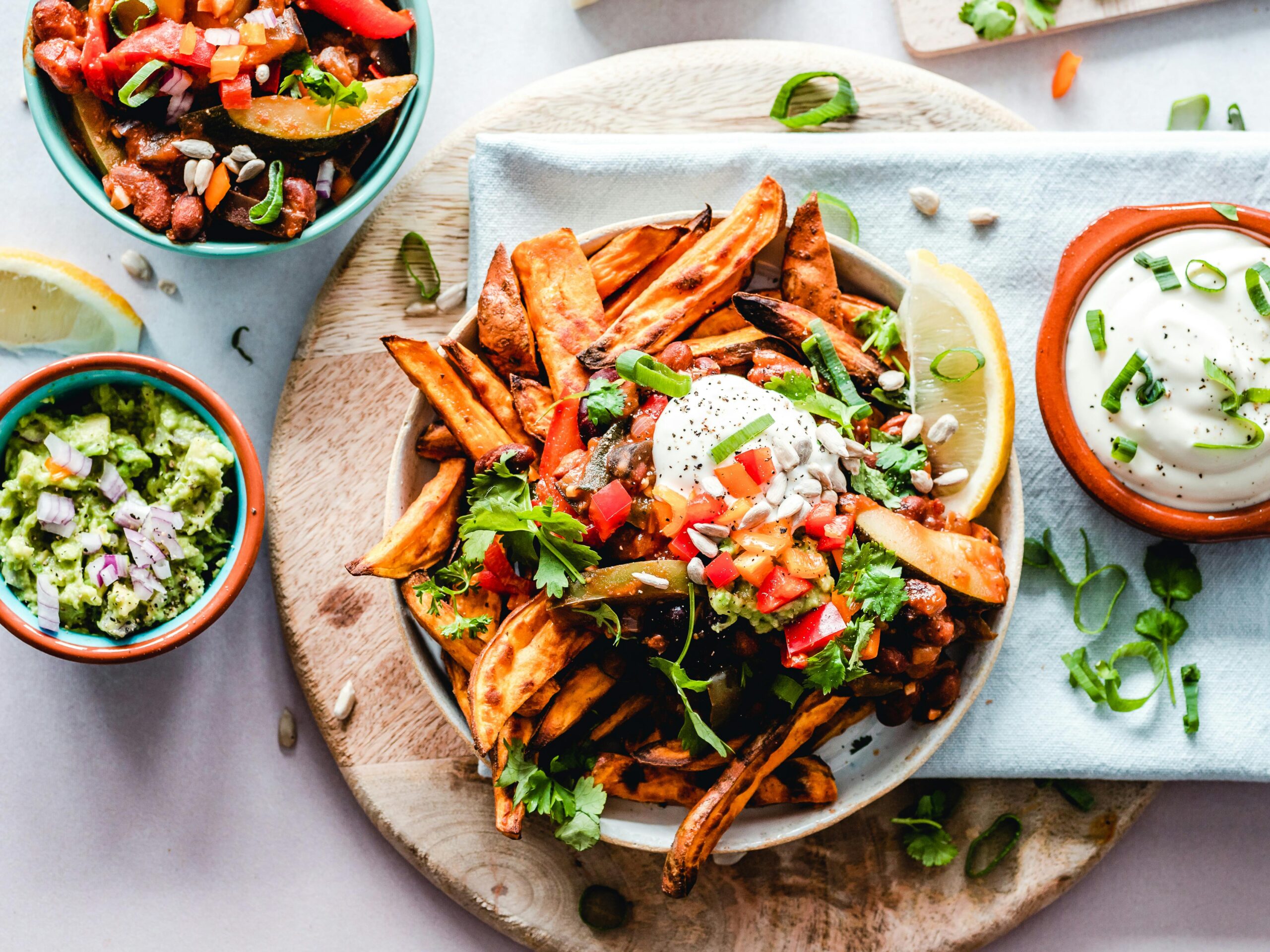 Süßkartoffel-Wedges mit Joghurt-Dip